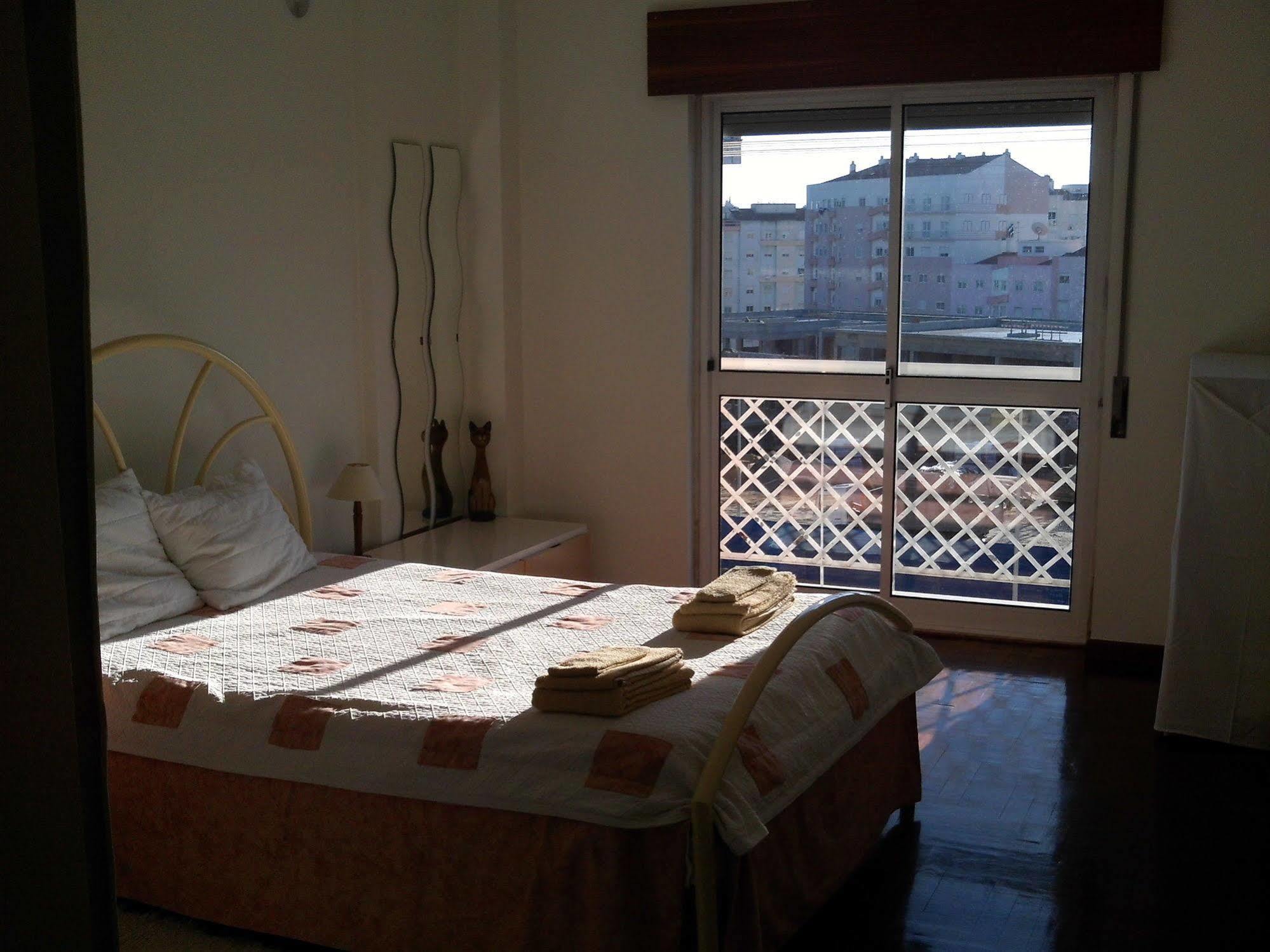 Homestay Marialva Park Seixal  Zewnętrze zdjęcie