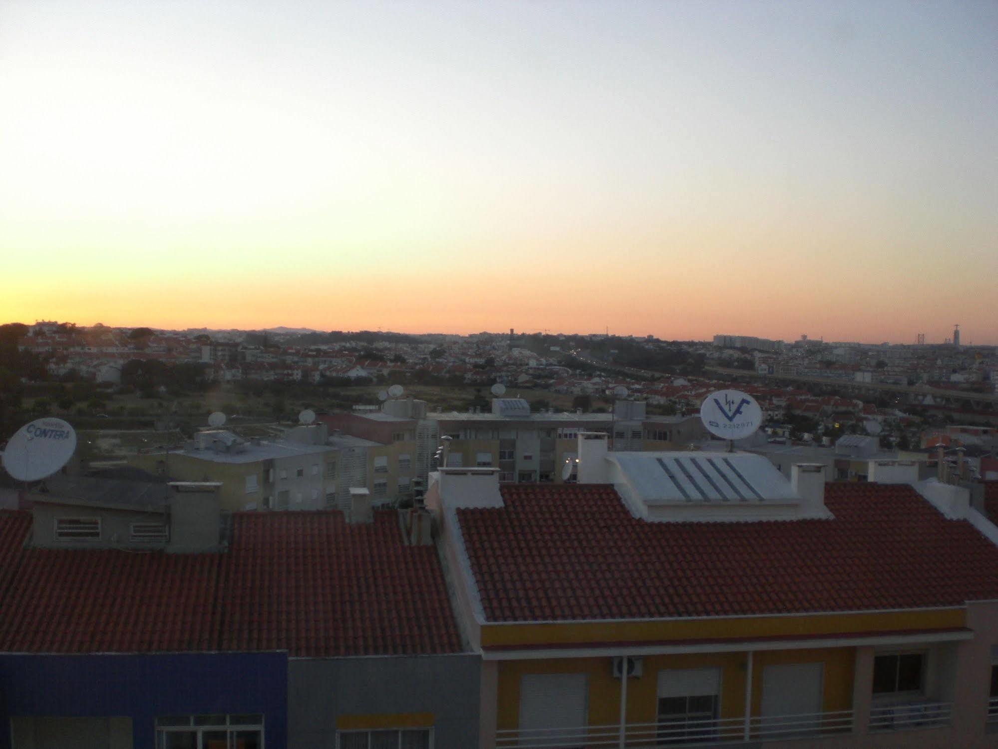 Homestay Marialva Park Seixal  Zewnętrze zdjęcie
