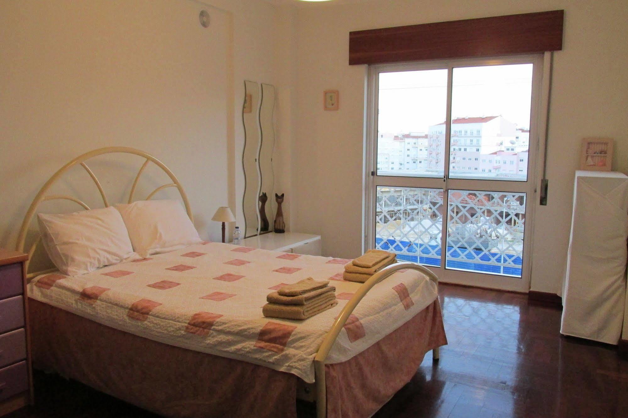 Homestay Marialva Park Seixal  Zewnętrze zdjęcie